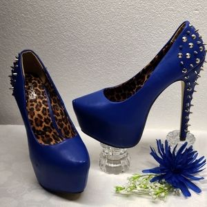 Charlotte Russe Sz9 Blue w/silver studs